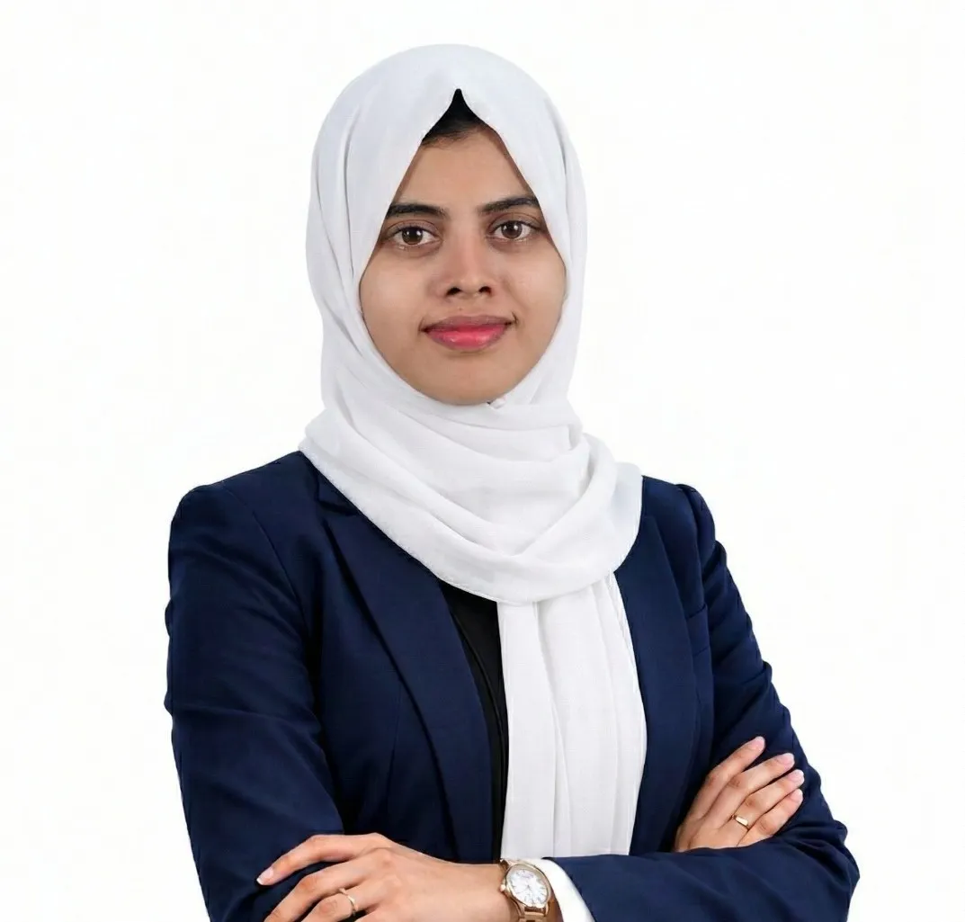 صفوانة جشام، محاسبة في شركة ميم لخدمات الأعمال في قطر