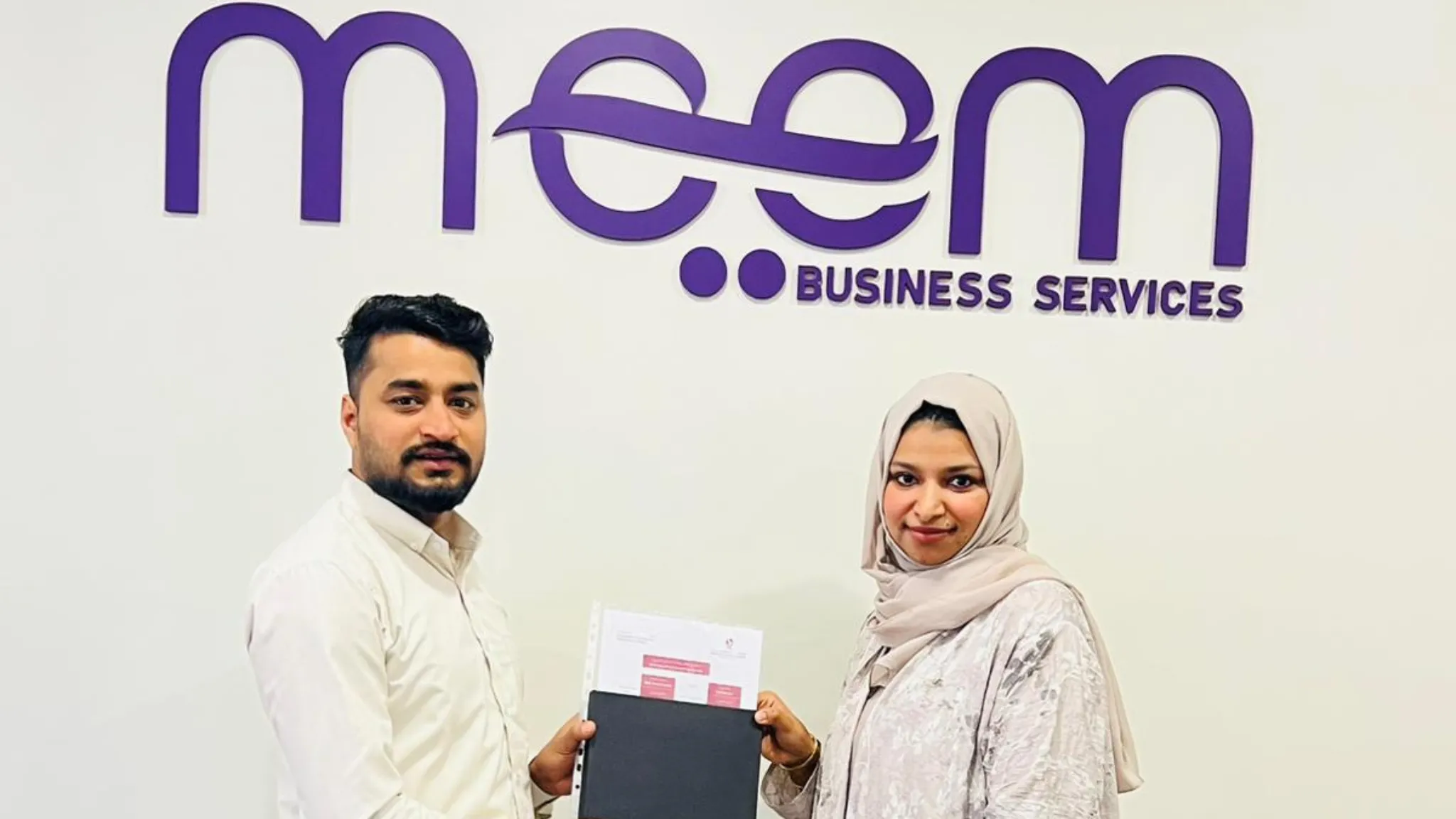 meem-team-with-client-4